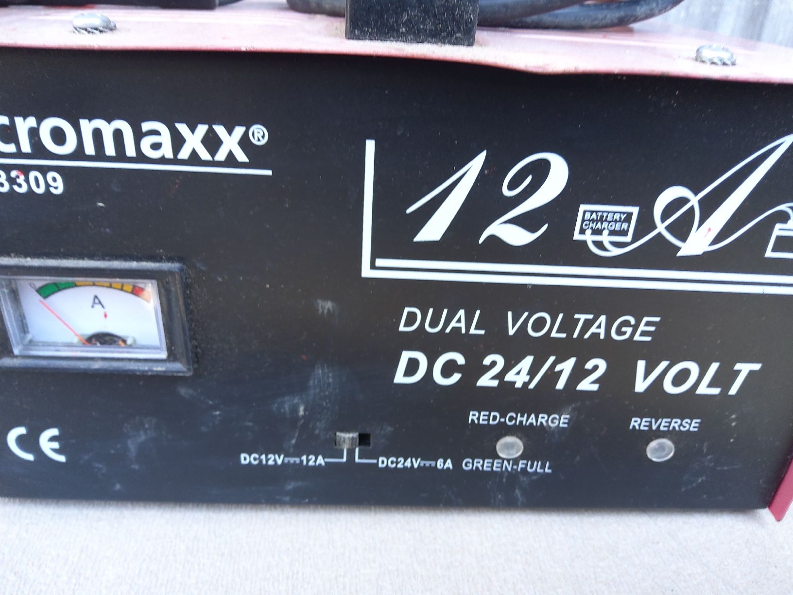 Caricabatterie: Ladegerät 12/24Volt – Usato da Aeschi b. Spiez venduto da Merk-Pullax 3