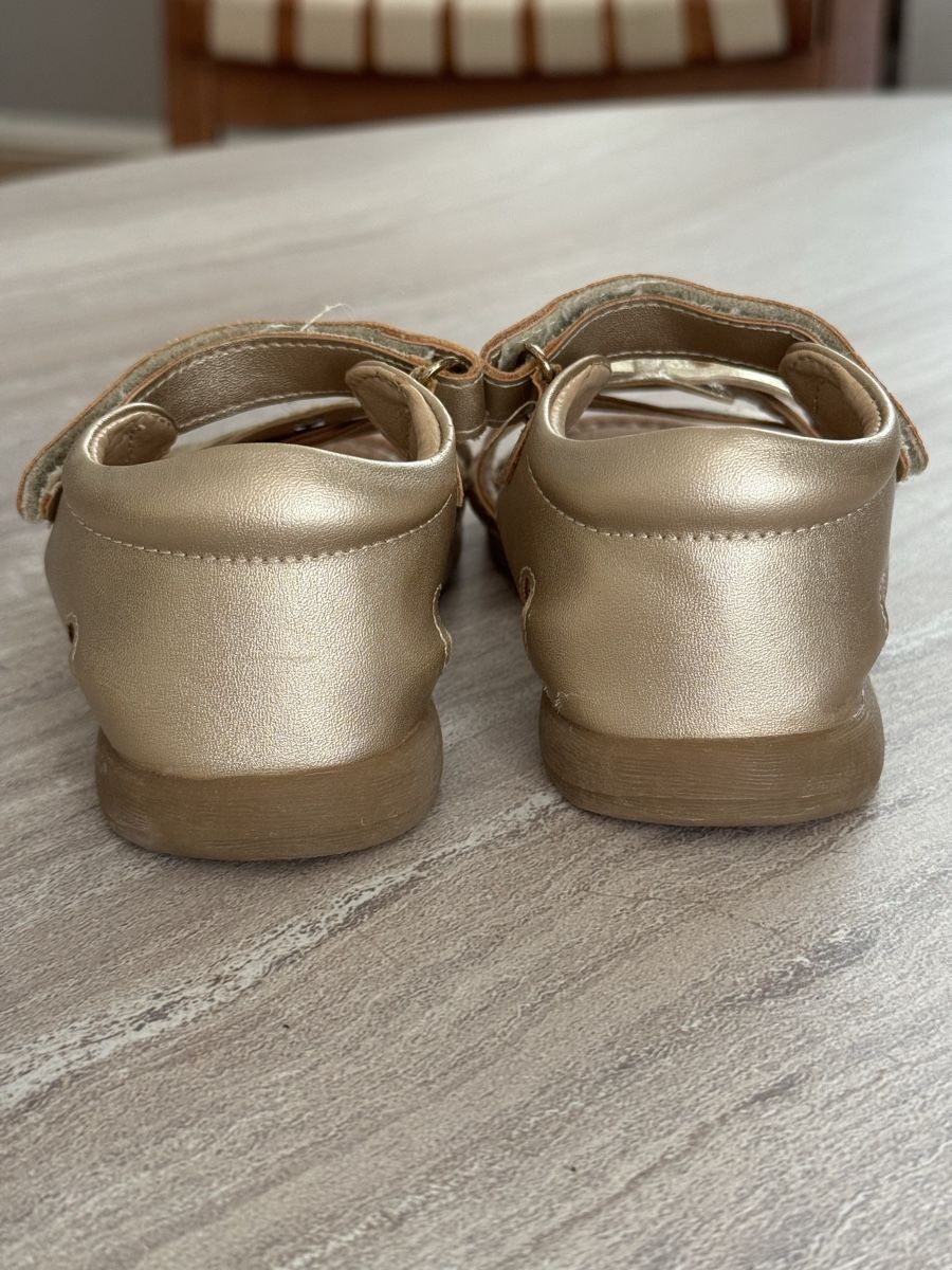 Friboo Chaussures filles: Friboo Sandalen Grösse 25  – D'occasion à Galgenen par Vintluxe 1