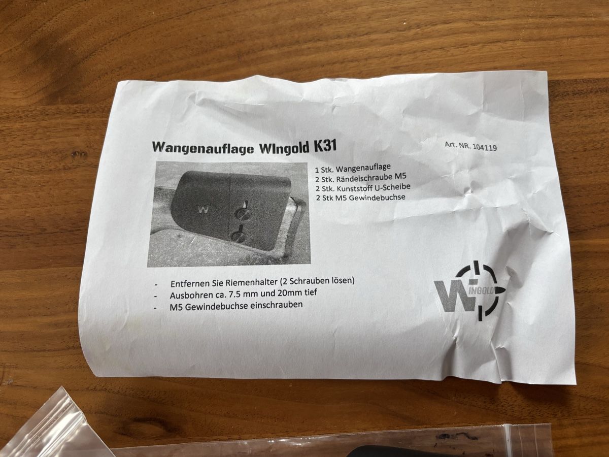 Schweizer Armee Stichwaffen: Wangenauflage K31 WIngold – Neu und originalverpackt aus Neuenhof von redballexpress 2