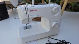 Singer Nähmaschine - Modell 8280 (neuwertig, mit Anleitung)