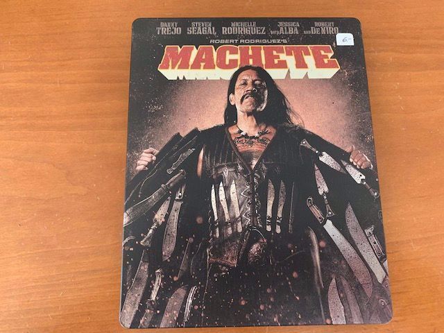 Tutti i DVDs: Blue Ray Machete – Usato da Oberweningen venduto da Bumblebee2