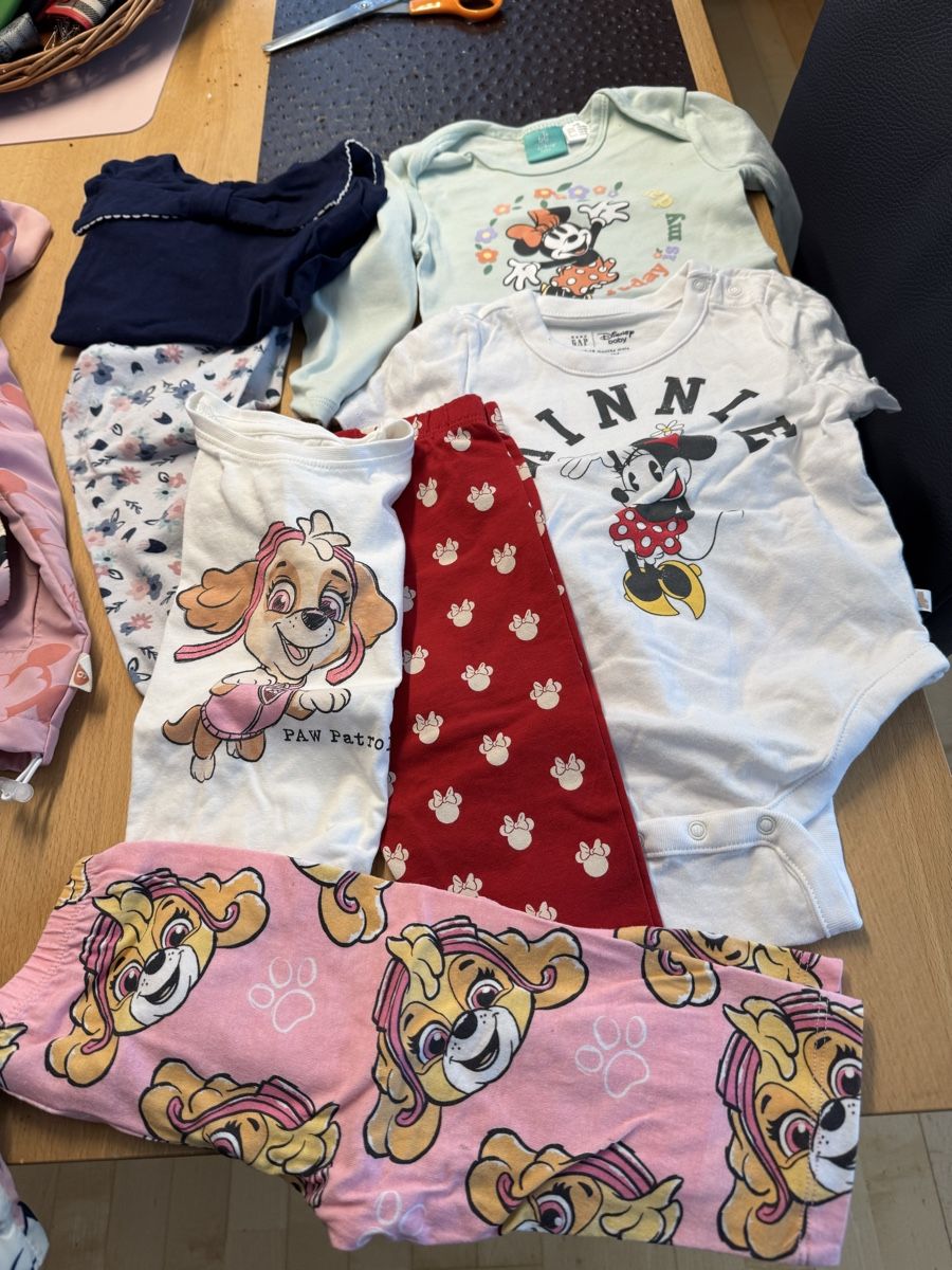 H&M Lotti & Set di vestiti: Kleinkinderkleider Gr. 86/92 – Usato da Basel venduto da Ursulabhardt 3