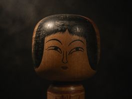 Vintage japanische Kokeshi-Holzpuppe – handbemalt
