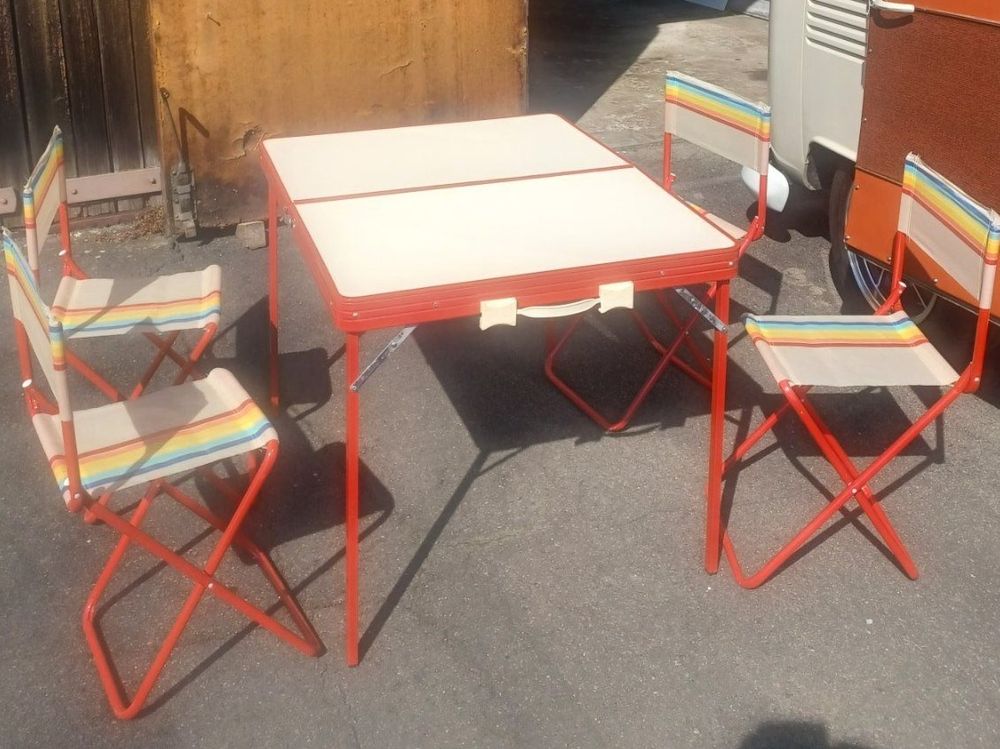 Outsunny 4-teiliges Campingtisch & Stühle Set Faltbar – Picknicktisch Mit 3 Stühlen & Getränkehaltern