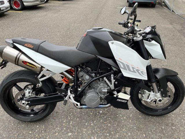 KTM Strada: Motorrad KTM 990 SuperDuke – Usato da Lenzburg venduto da Kkohli