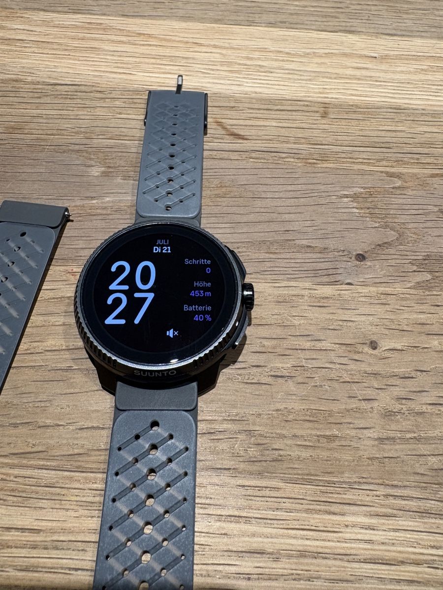 Suunto Smartwatch: SUUNTO RACE mit 3 Armbändern – Usato da Veltheim AG venduto da naegi86 1