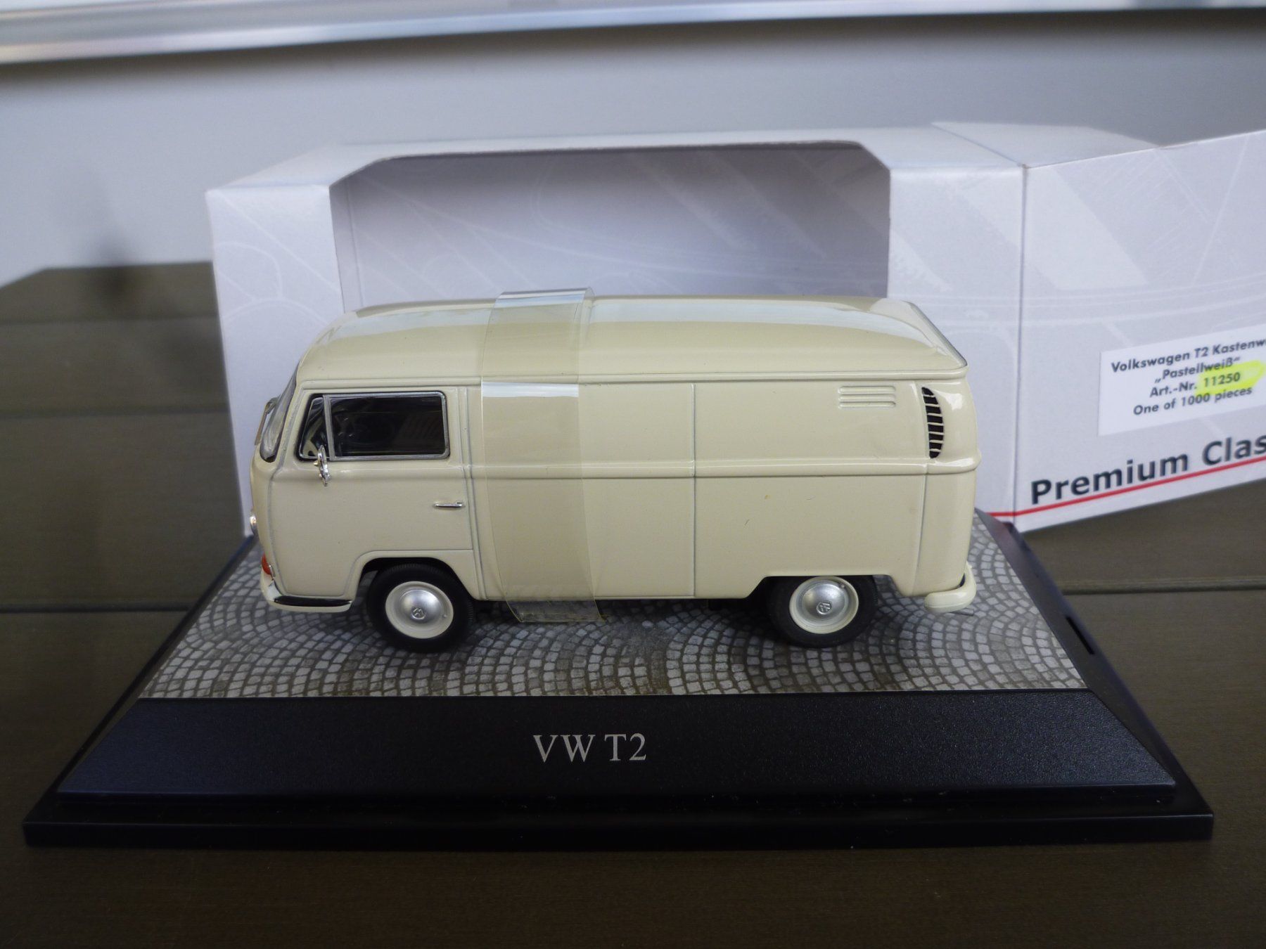 Volkswagen Modellini d'auto: VW T2 Kastenwagen – Nuovo e nell'imballaggio originale da Flawil venduto da Imperiosud 4