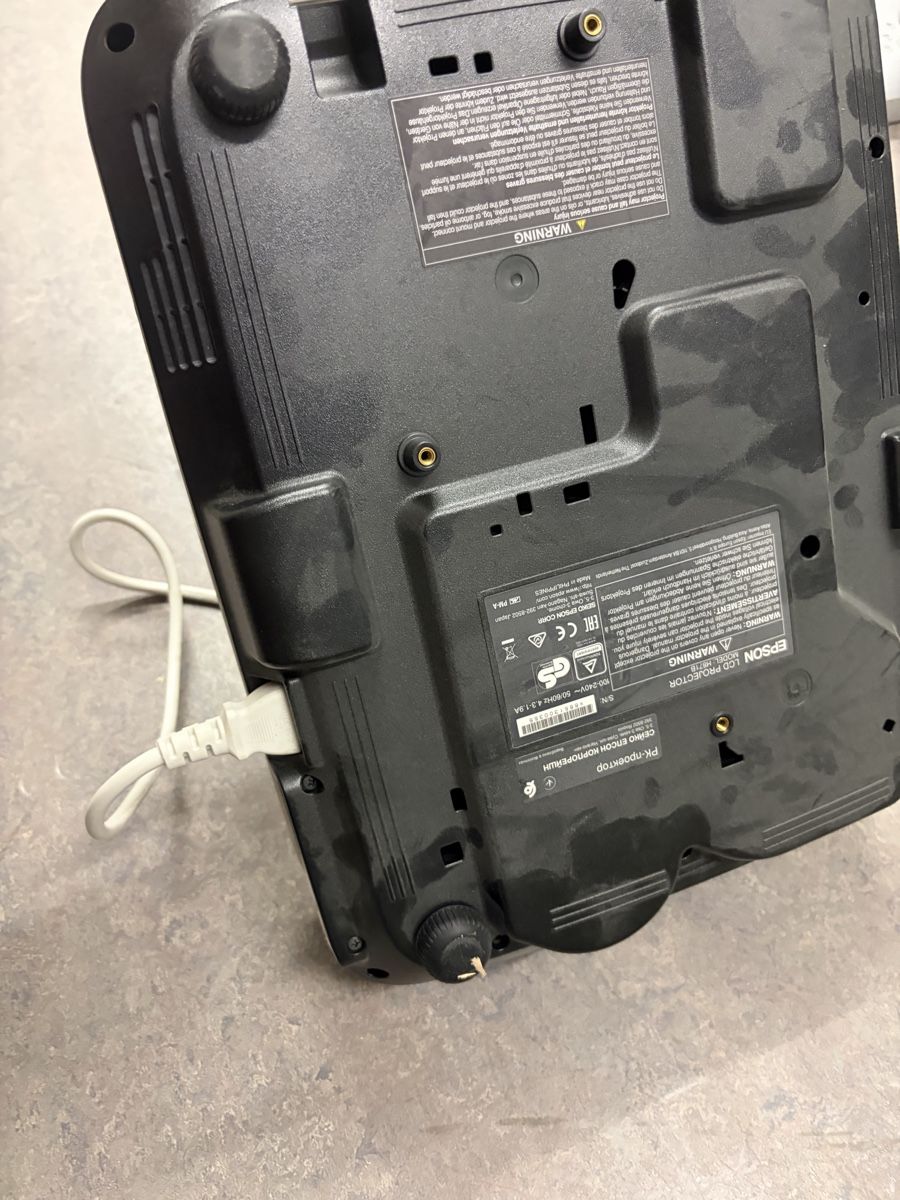 Epson Proiettori: Epson EB-2250u Beamer – Usato da Uznach venduto da pegasus101 3