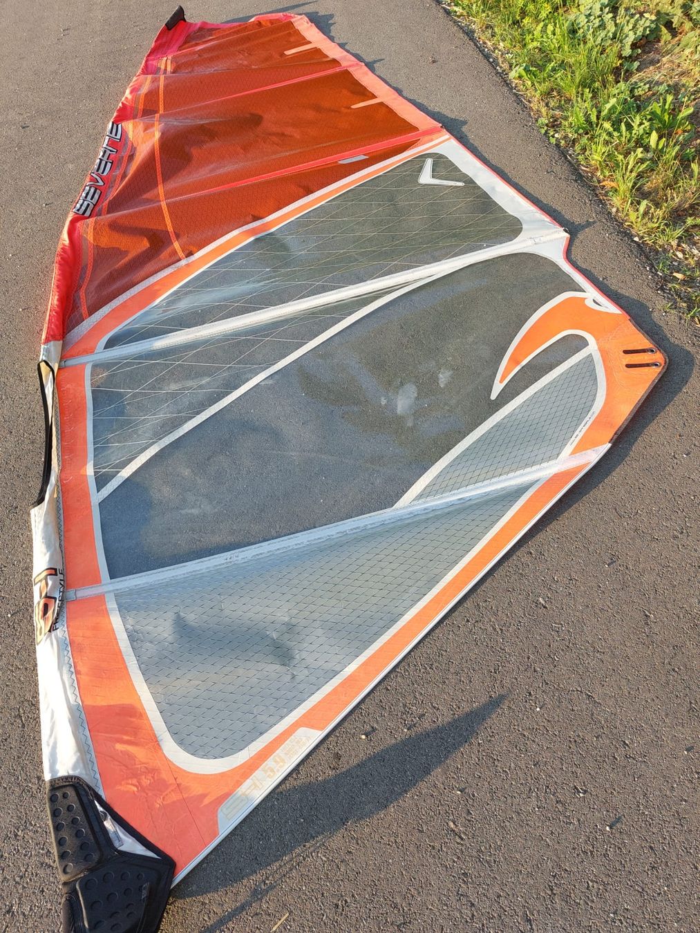 Surf: Segel 5.9m2 Severne guter Zustand – Usato da Fällanden venduto da Nmustang