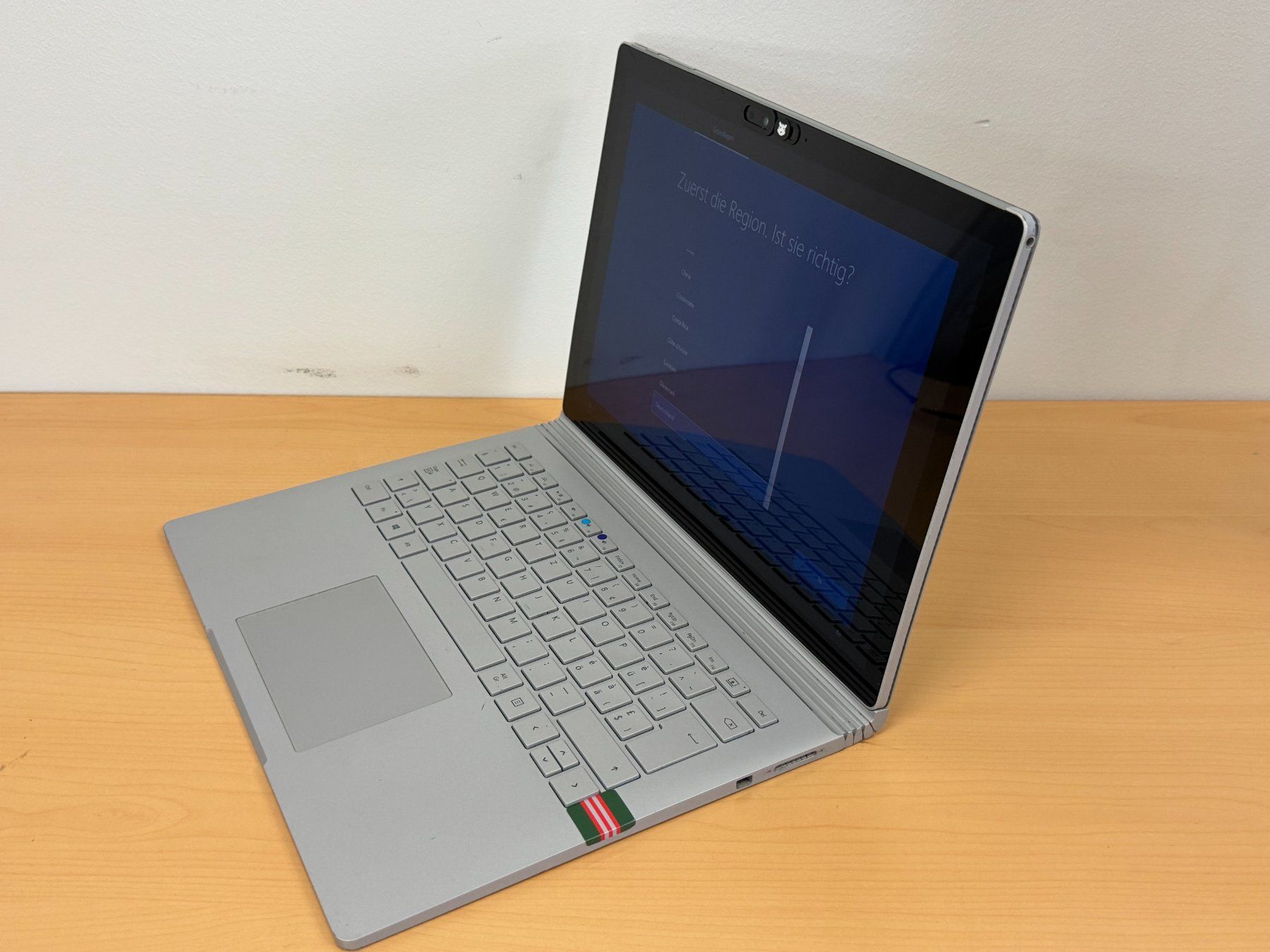 Microsoft Notebook: Microsoft Surface Laptop i5-6300 8GB 256GB mit Windows 10Pro – Usato da Ebmatingen venduto da Revivetrade 3