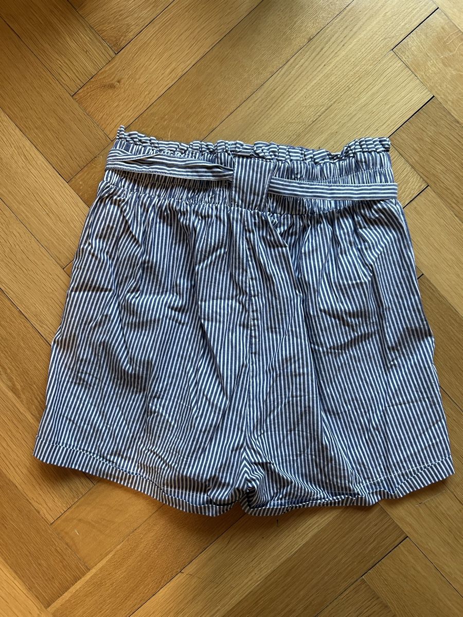 Only Hosen: Shorts only (L) gestreift – Gebraucht aus Basel von stb_27 1