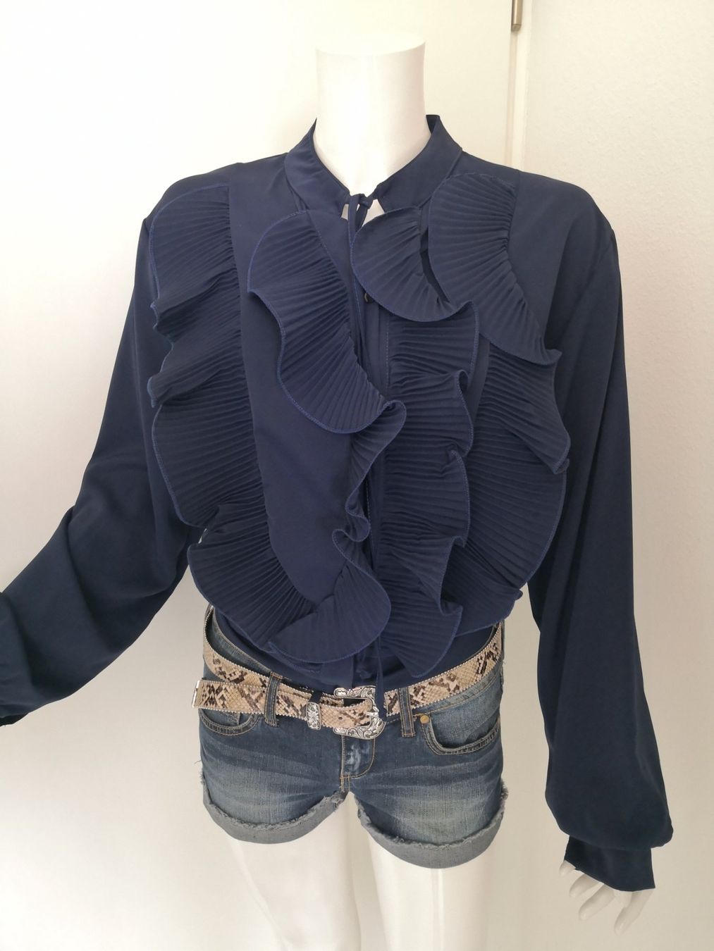 Mango Camicette: 🤩MANGO VOLANTS BLUSE BLAU, NEU – Nuovo (secondo la descrizione) da Olten venduto da Naja-Twins-Twins 2