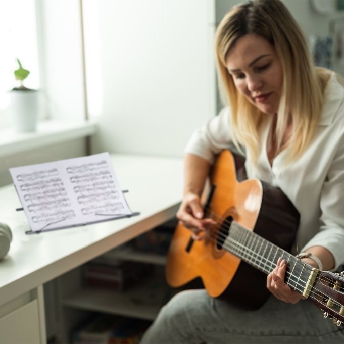 Supporti per strumenti musicali & leggii: Notenständer klappbar – Nuovo e nell'imballaggio originale da Bülach venduto da SwissStoreInShop 4