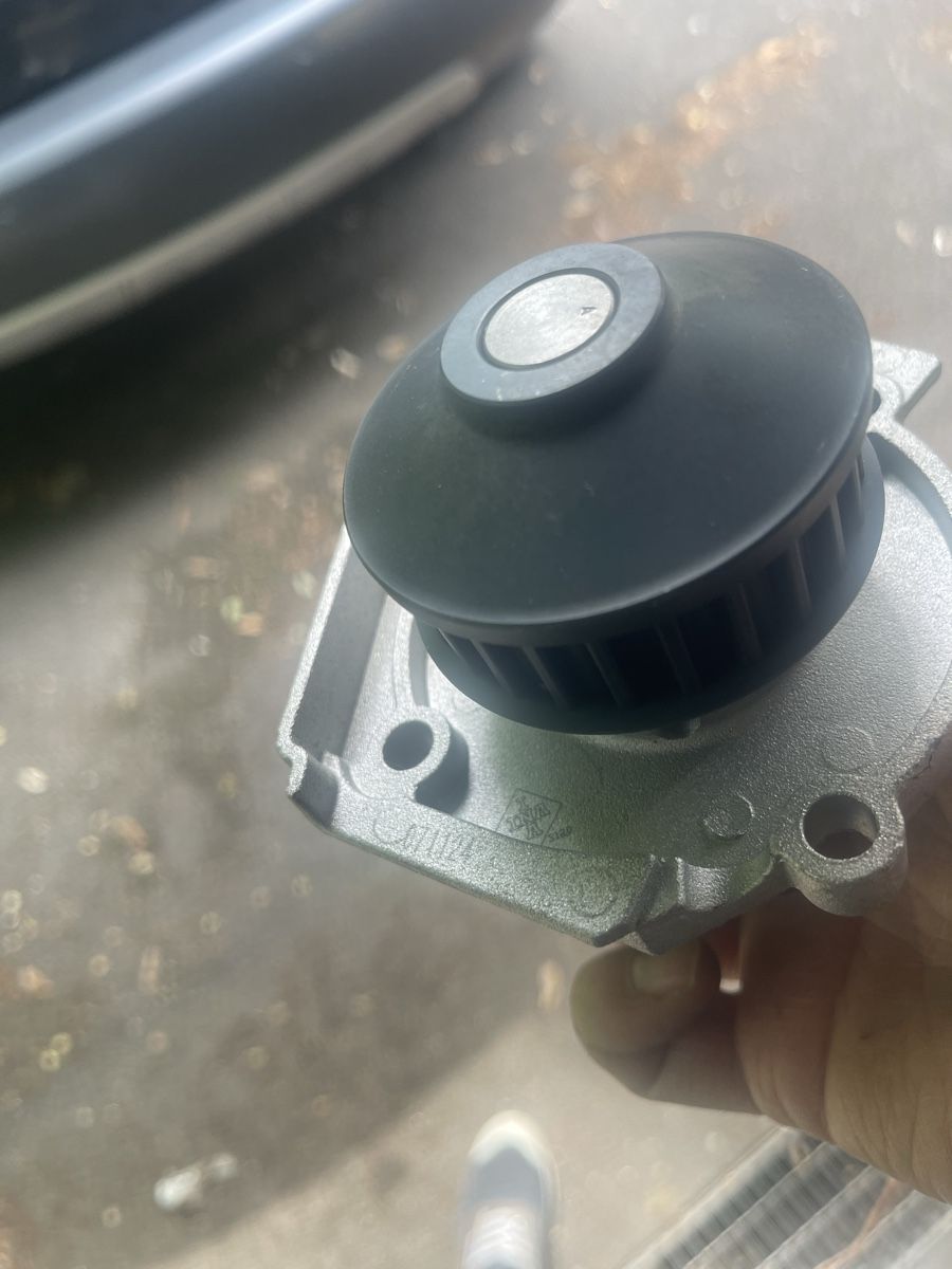 VW Tutti pezzi di ricambio auto: VW Wasserpumpe neu – Nuovo (secondo la descrizione) da Otelfingen venduto da ElCid01 2