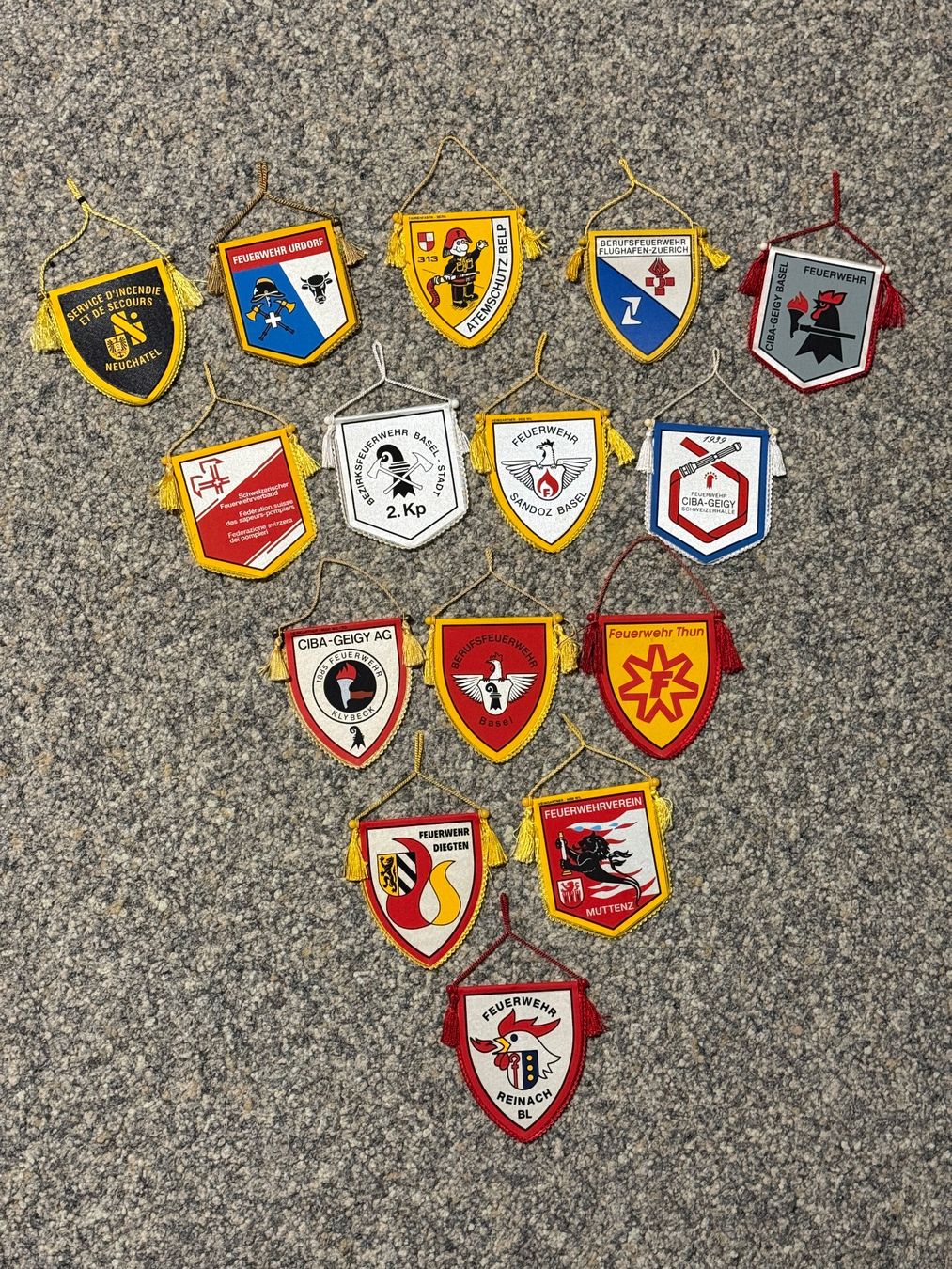 Bandiere: Wimpel diverse Feuerwehren – Usato da Pratteln venduto da red_8ywh