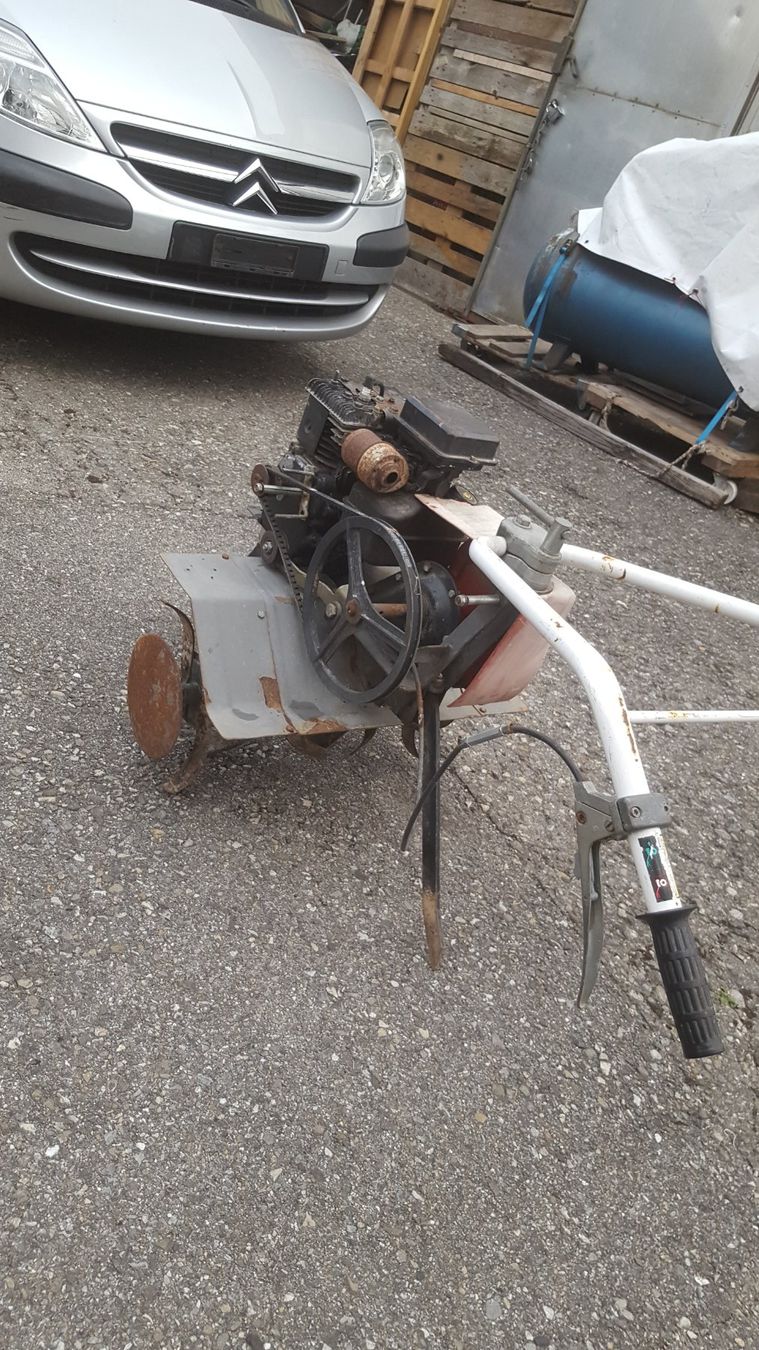 Tutte le macchine: Briggs & stratton 3hp – Usato da Biel / bienne venduto da Sarouch9 2