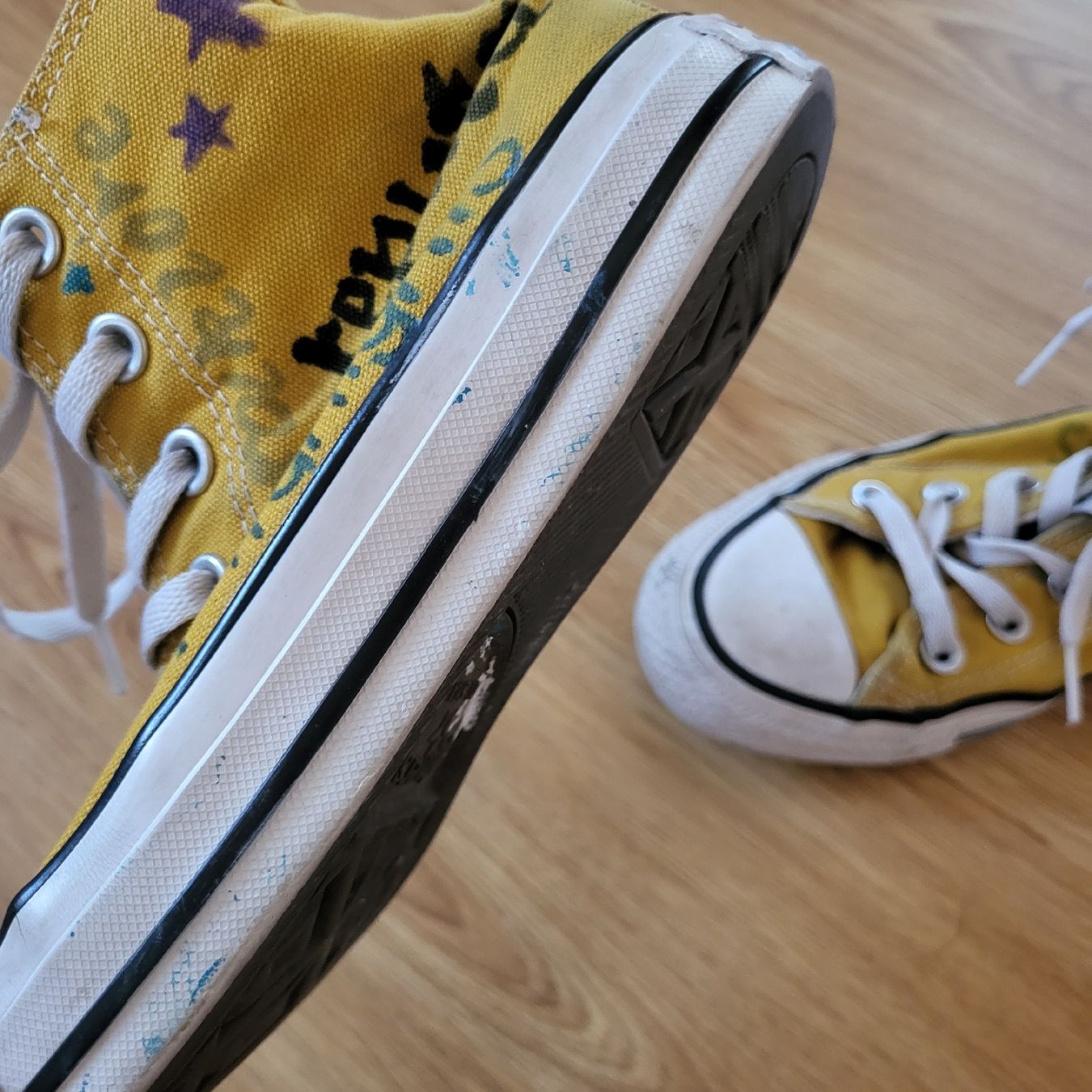 Converse Herrenschuhe: Baskets Converse customisées Taylor Swift – Gebraucht aus Montcherand von mam_6ctf 3