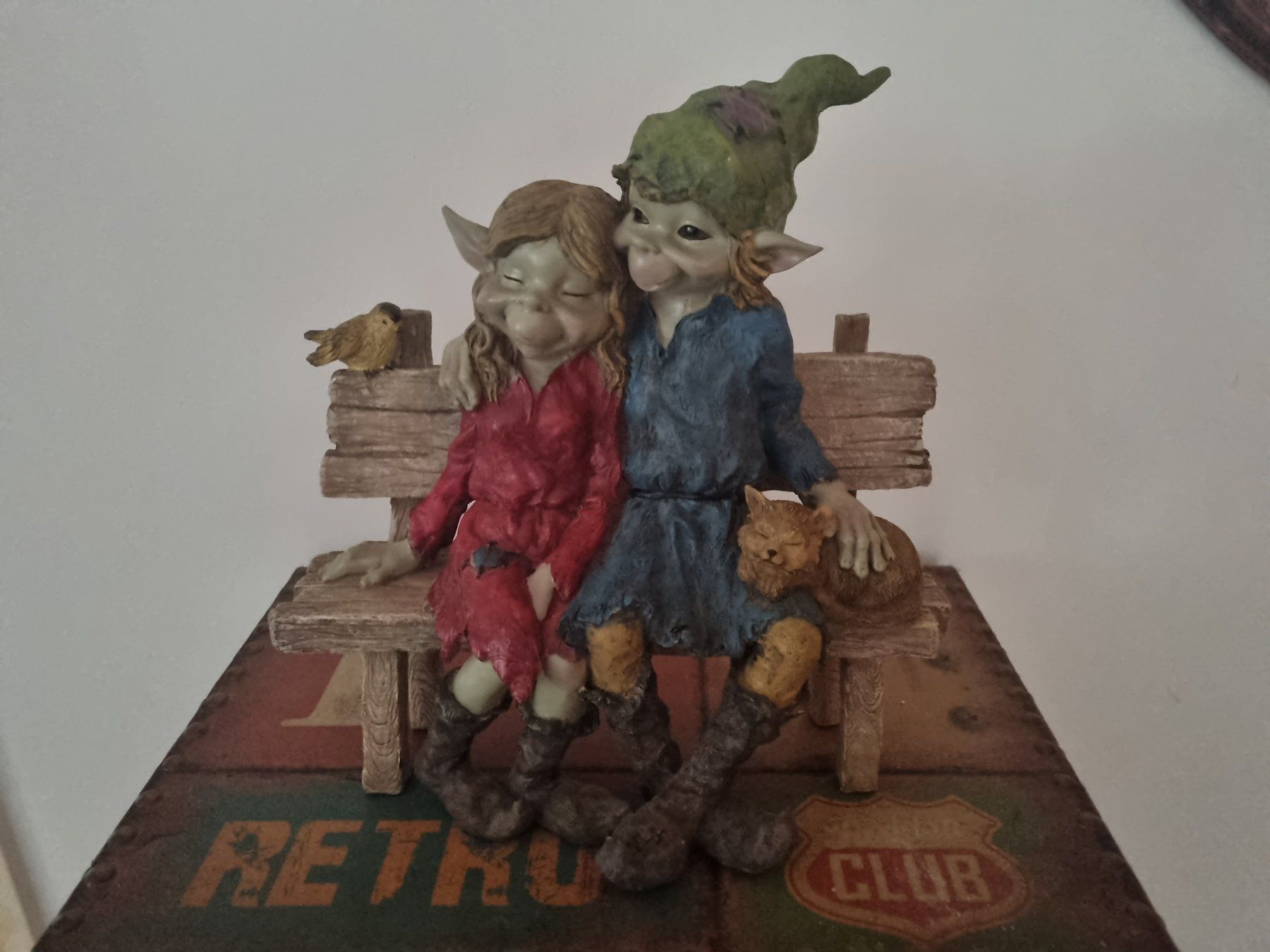 Statuette: Statuetta da collezione - Pixie (coppia seduta) – Usato da Camorino venduto da yponzio 1