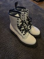 Weisse Dr. Martens Lack Stiefel, Grösse 39