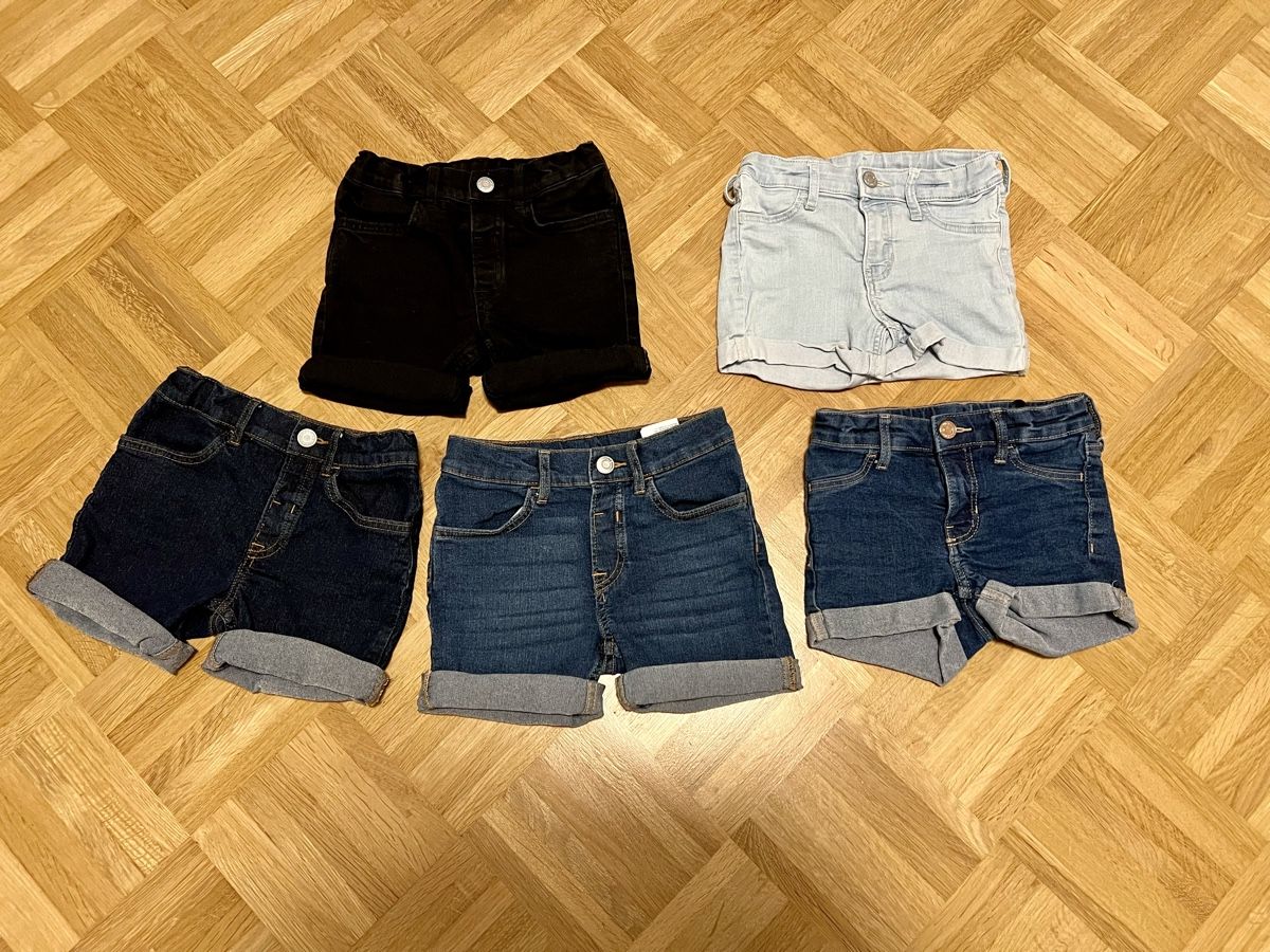 H&M Lotti & Set di vestiti: 5x H&M Stretch Shorts 104 – Usato da Lupsingen venduto da Aniorek
