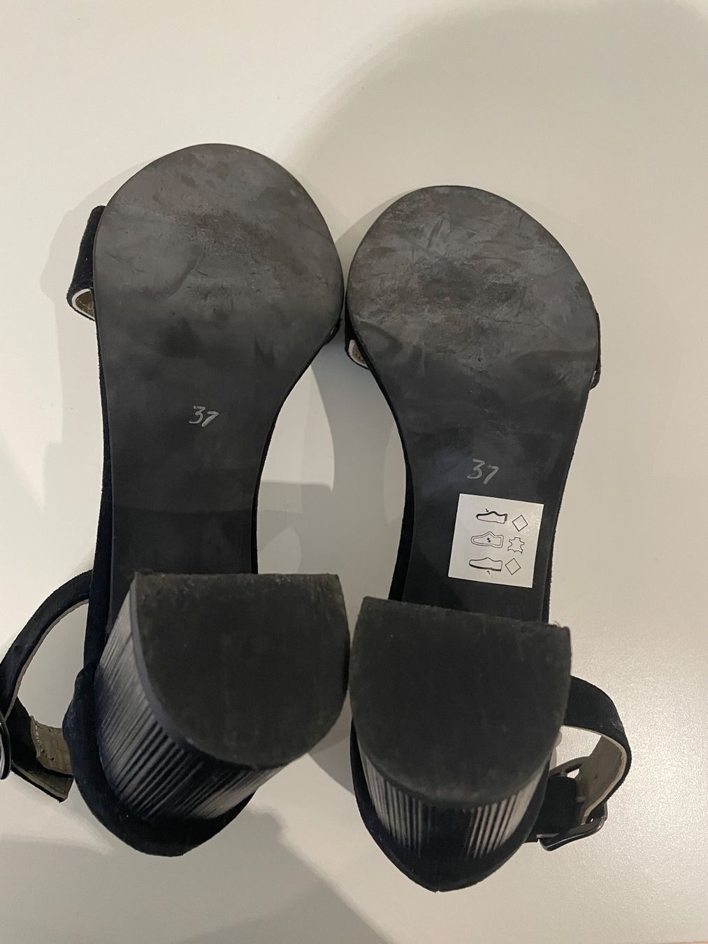 Damenschuhe: Sandales noires à talon – Neu (gemäss Beschreibung) aus La Chaux-de-Fonds von 19_po 4