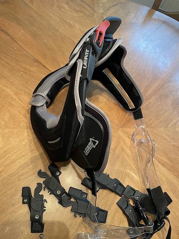 Leatt Protections: Leatt Nackenschutz Moto oder Bike – D'occasion à Obergerlafingen par bas_b7v6