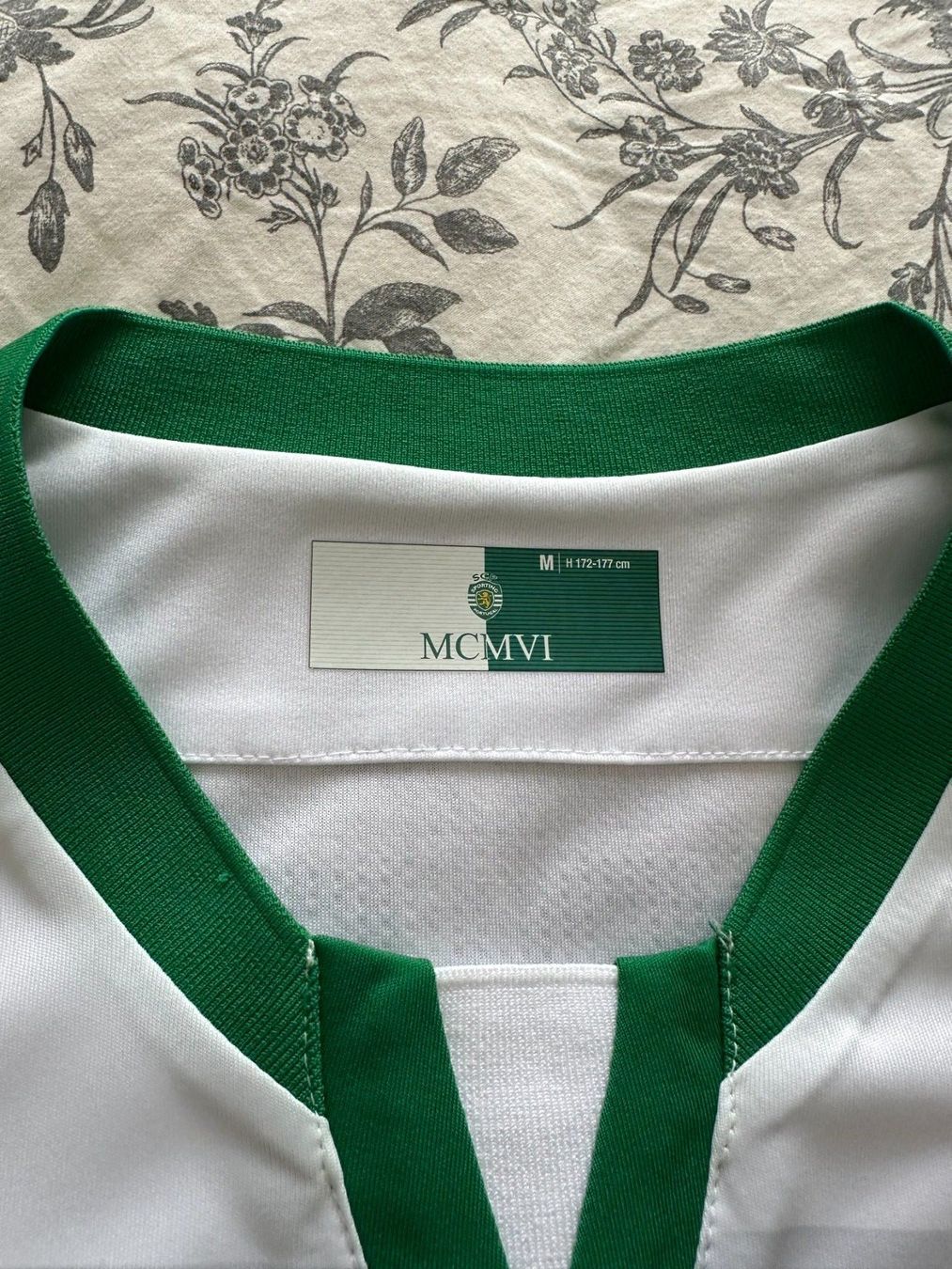 Canottiere & Pantaloni: Macron Maillot Sporting CP 19-20 Third M – Usato da Lausanne venduto da PeixotoBruno 2