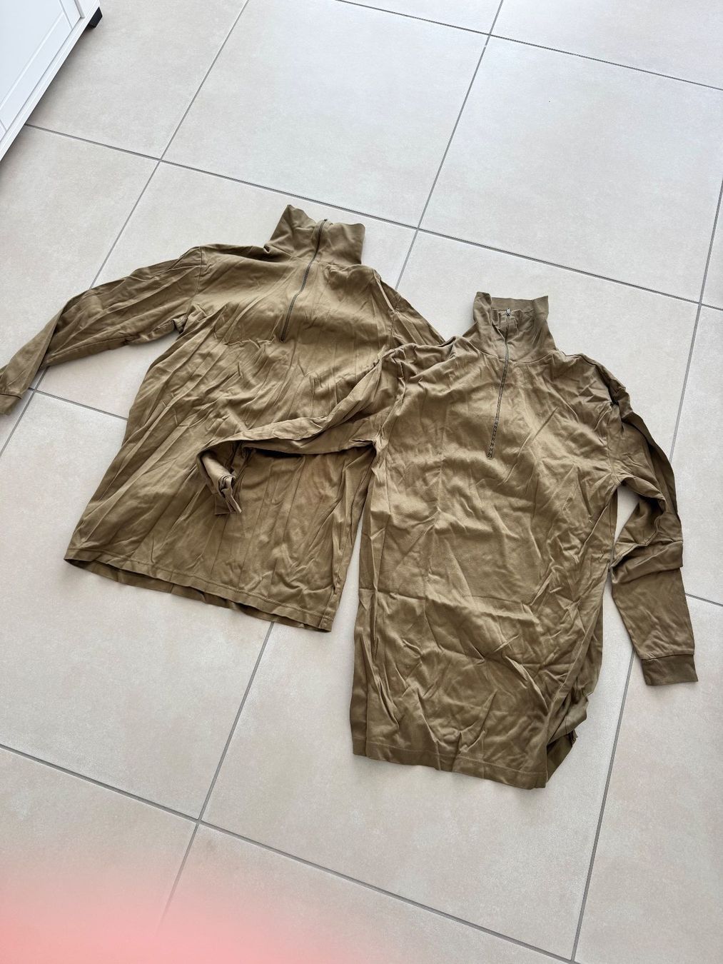 Maglioni & Felpe: 2x Gnägi, Neu – Usato da Meierskappel venduto da kev_nn8q