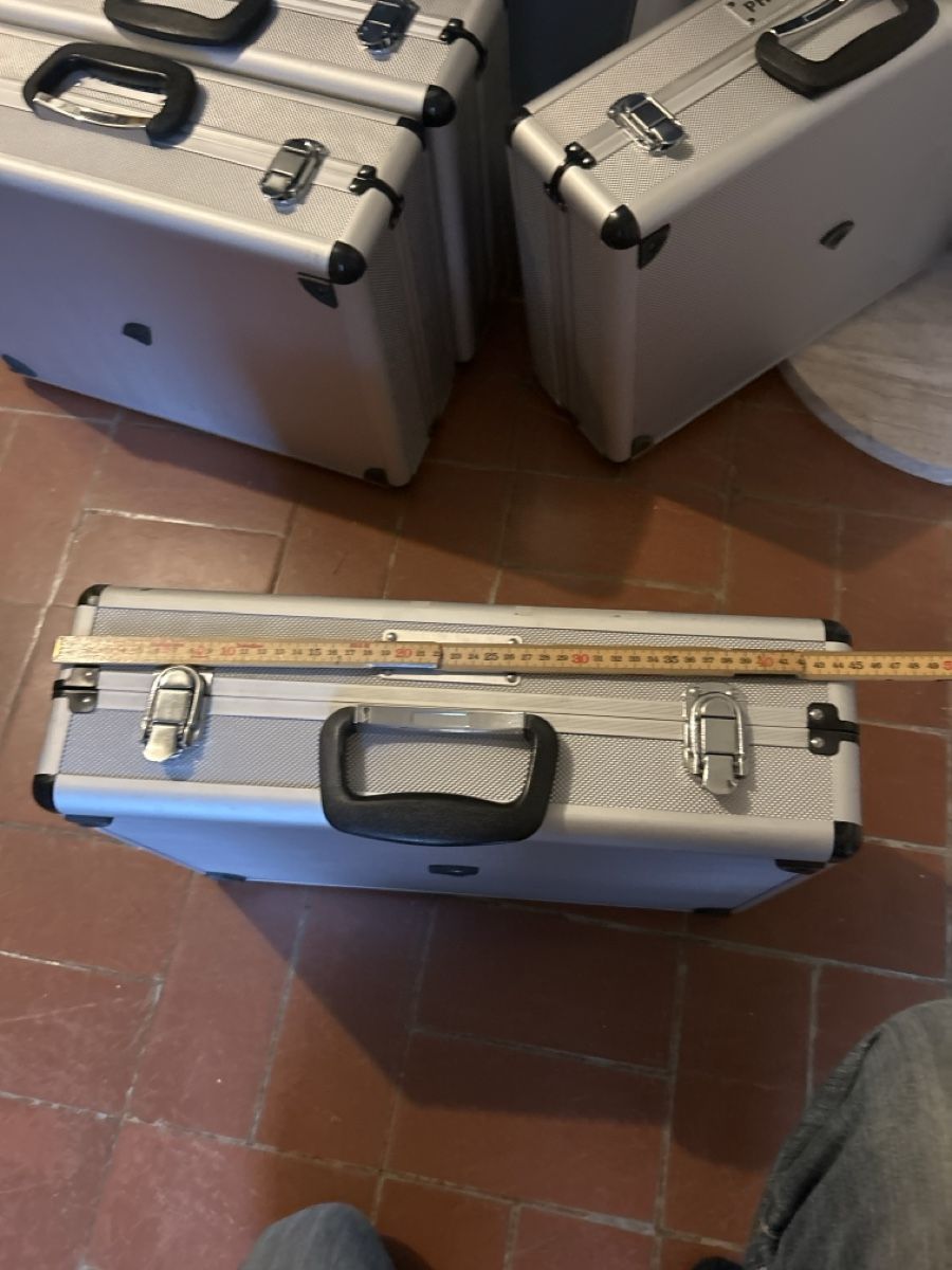 Valigie: 6 Hartschalen Koffer – Usato da Bonstetten venduto da Ebano-