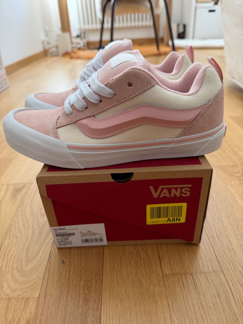Vans Chaussures femmes: Baskets Vans Knu Skool neuves – Neuf avec emballage d'origine à Nyon par Lucieluce2211