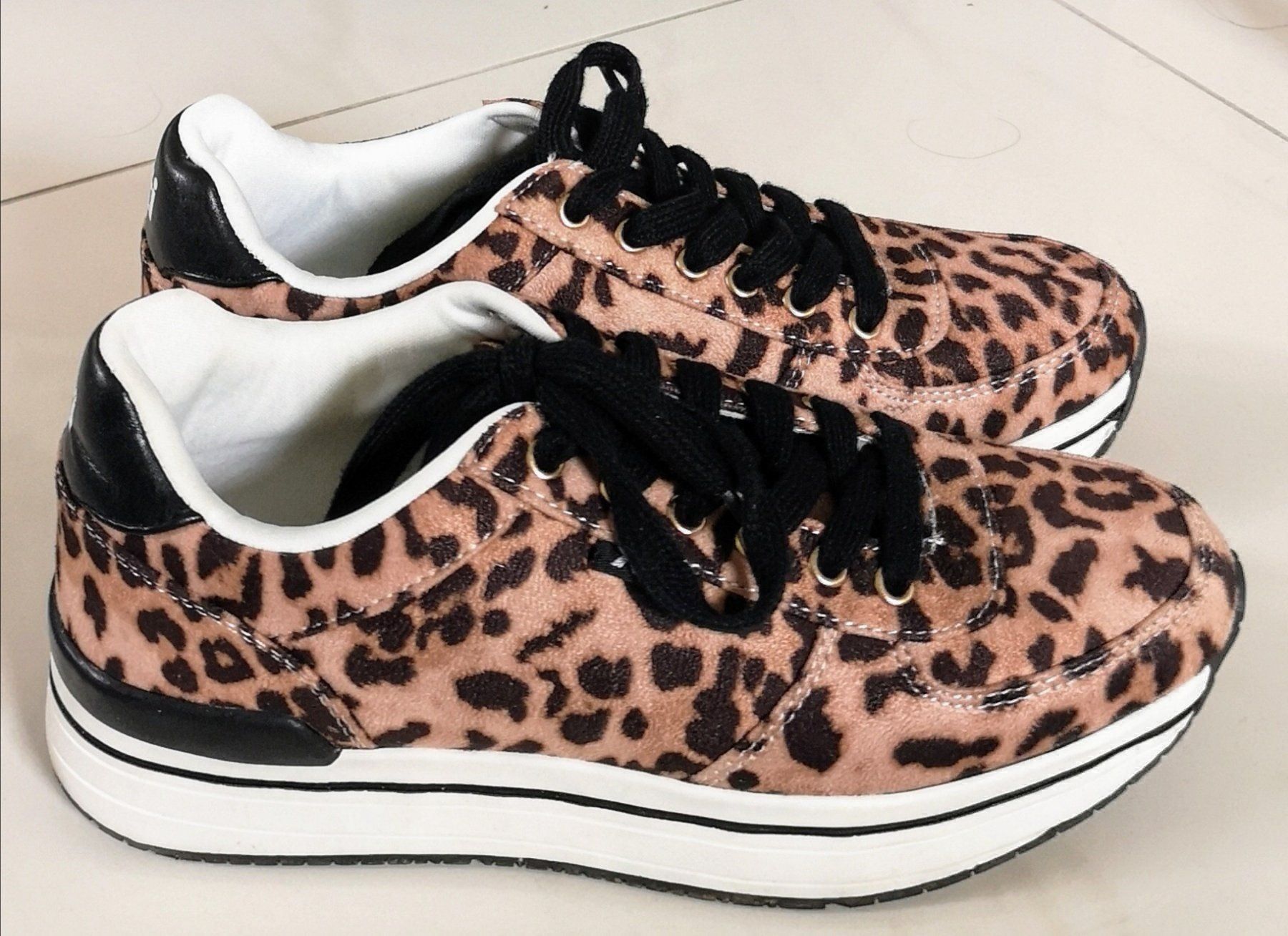 Scarpe da donna: Cooler Leo Plateau-Sneaker NEU! – Nuovo e nell'imballaggio originale da Widnau venduto da Schurlibua 3