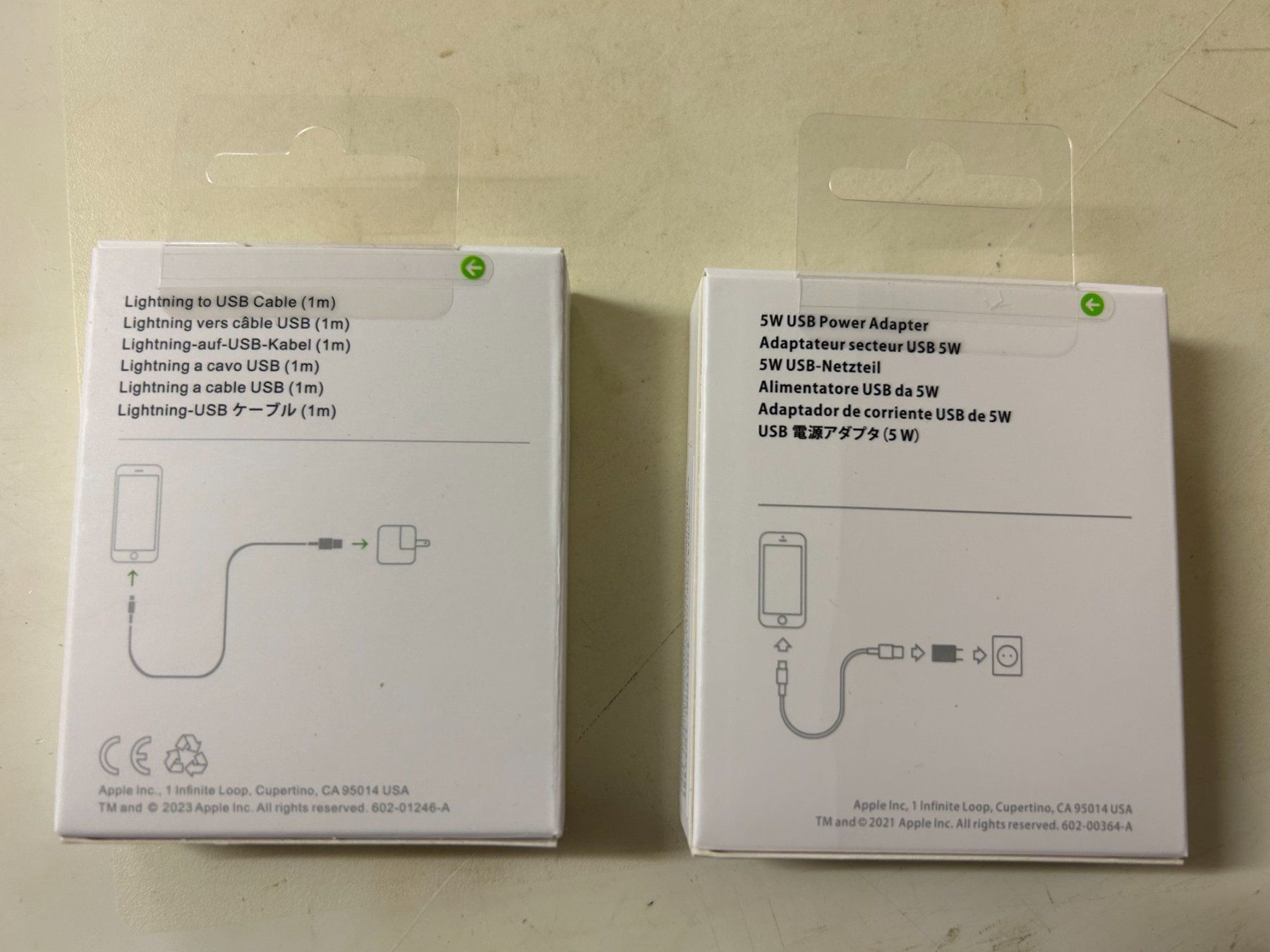 Apple Cavi: Original Apple Ladekabel und Stecker – Nuovo e nell'imballaggio originale da Hombrechtikon venduto da SPS-Liquidationen 1