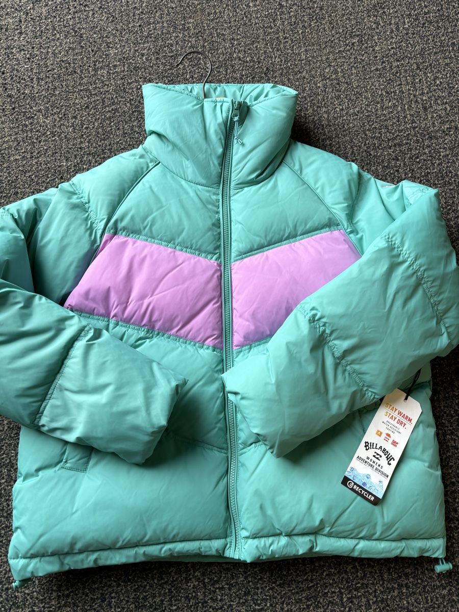 Billabong Jacken: Doudoune Billabong Femmes Taille S – Neu und originalverpackt aus Orbe von D-stockFactory-Orbe