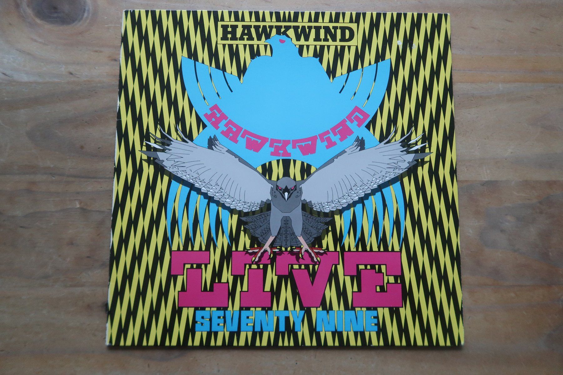 Dischi in vinile: HAWKWIND - LIVE SEVENTY NINE - 79 VINYL LP – Usato da Basel venduto da Patiscat