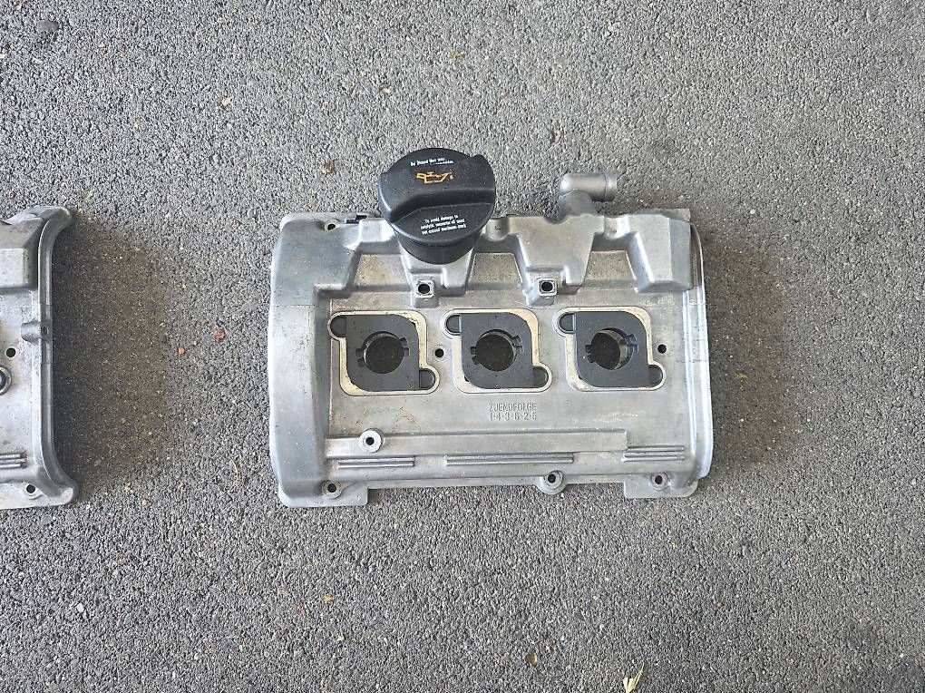 Toutes les pièces auto: Audi S4/RS4 B5 Ventildeckel – D'occasion à Zug par Edvard10 3