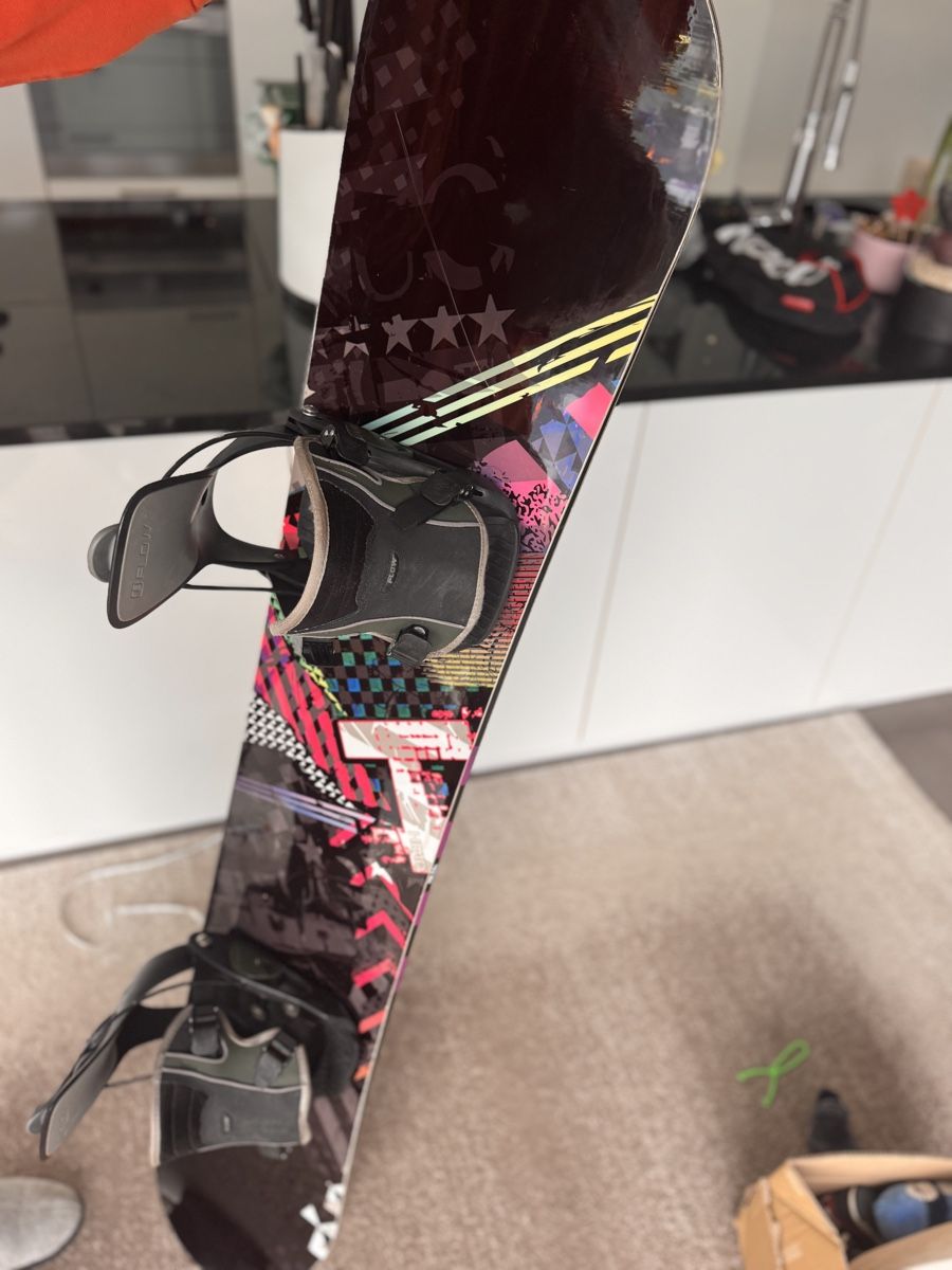 Head Board: Head Snowboard mit Flow Bindung, ideales Winterspassgerät! – Usato da Goldau venduto da mira221 7