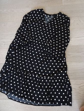 Kleid mit Tupfen schwarz, Gr. 44