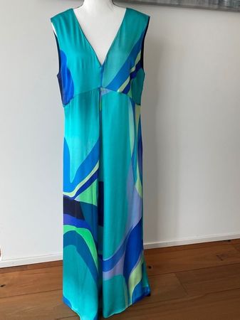 Kleid von Caractére