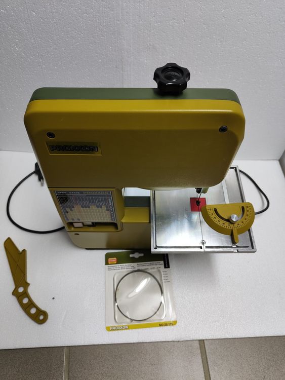 PROXXON 2228186 Sierra à Ruban Diamant MBS 240/E - Précision Pour Fibre De Verre, Plastique Et Pierre