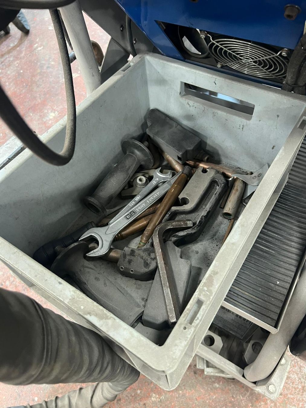 Postes à souder: Punktschweissanlage – D'occasion à Bilten par Porsche037 3
