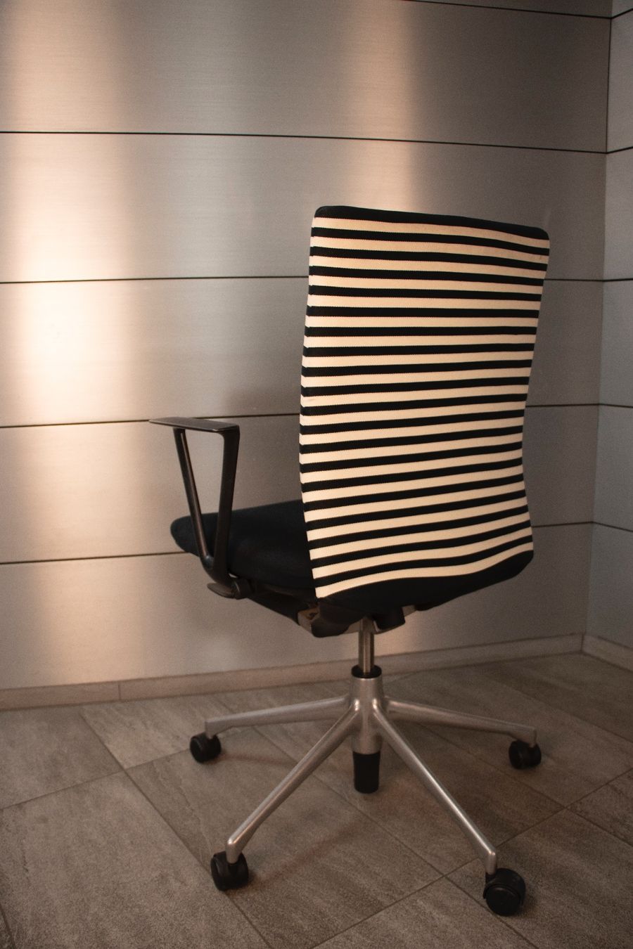 Sedie a rotelle: Vitra T-Chair "Zebra" – Usato da Zollikerberg venduto da N_a_c_h_l_ass_ZH 1