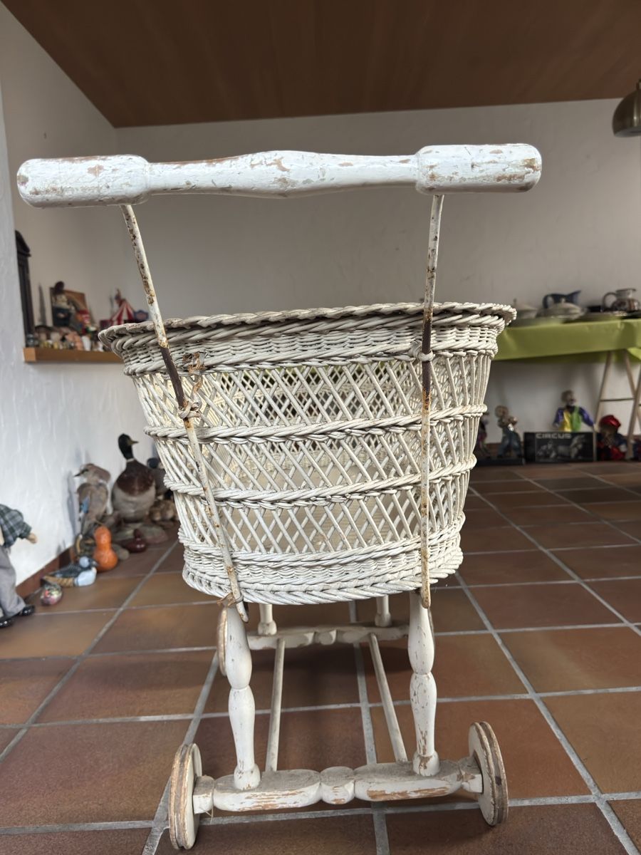 Berceaux: Antiker Stubenwagen – D'occasion à Hombrechtikon par Froeschli9 2
