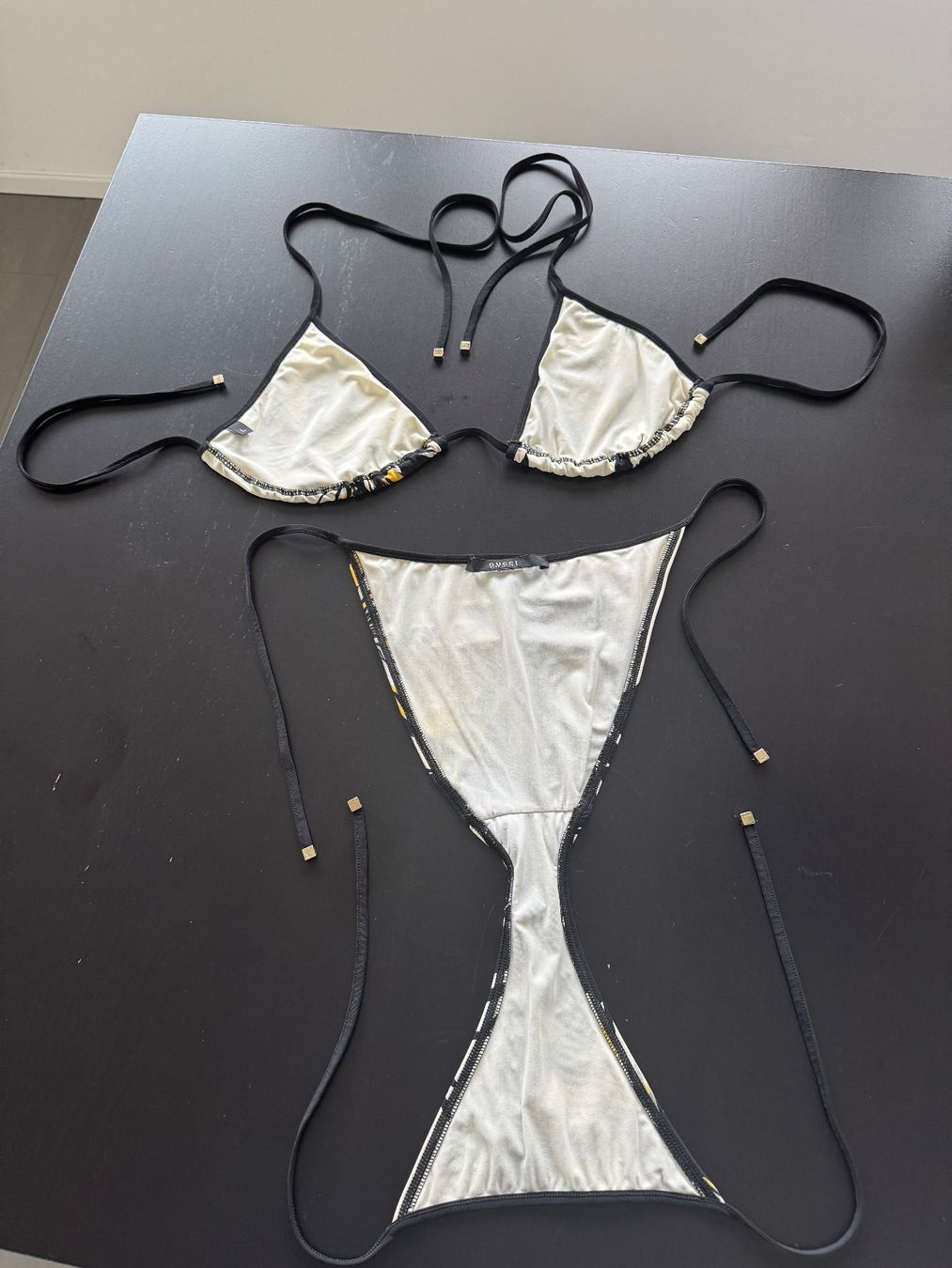 Gucci Costumi da bagno & Bikini: Gucci Bikini schwarz weiss Blumenmuster – Nuovo (secondo la descrizione) da Zürich venduto da Jen10 7