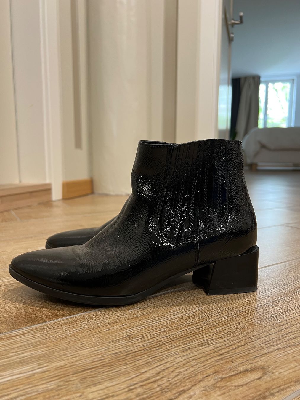 Damenschuhe: Lack-Stiefeletten, Schwarz, Grösse 36 – Gebraucht aus St. Gallen von kka_l9wg 1