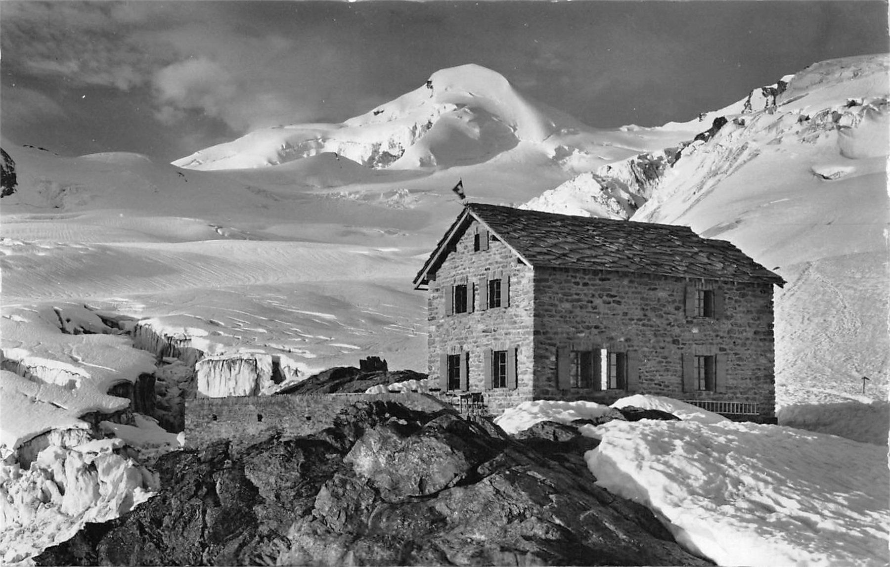 Cartoline postali: Saas-Fee, Berggasthaus Langefluh, E. Gyger – Usato da Ottikon b.Kemptth. venduto da Neptun1974