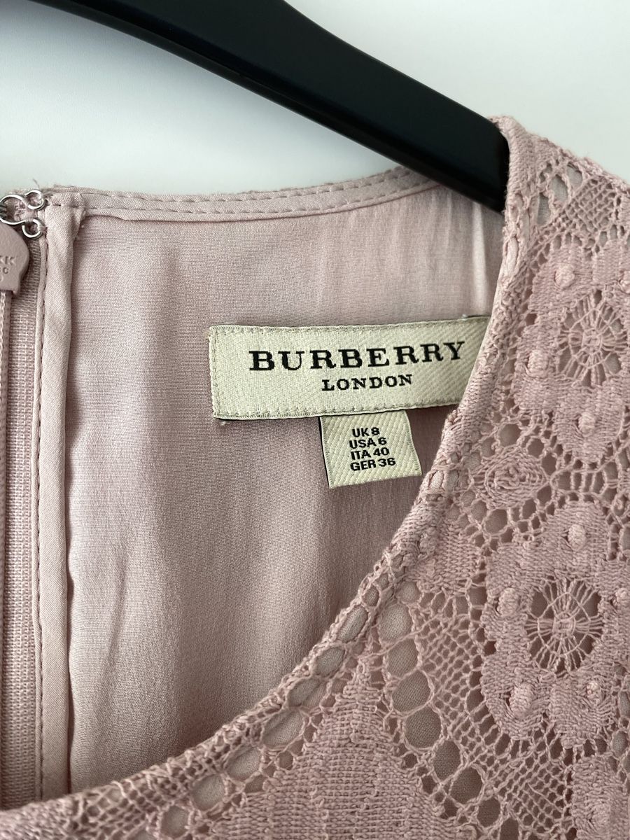Burberry Vestiti: Burberry Spitzenkleid mit Seidenfutter, Grösse 36 – Usato da Winterthur venduto da marisole4 6