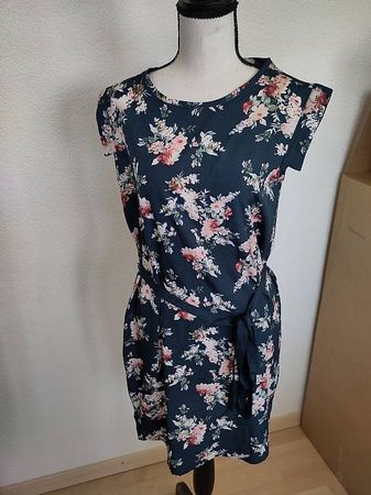 Kleid in Dunkelblau mit Blumenmuster Gr XS