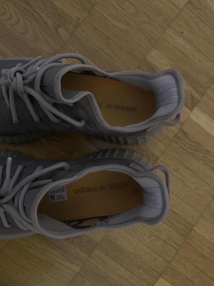 Adidas Herrenschuhe: Adidas Yeezy boost 350 V2 mono mist – Gebraucht aus Maienfeld von DK3 1