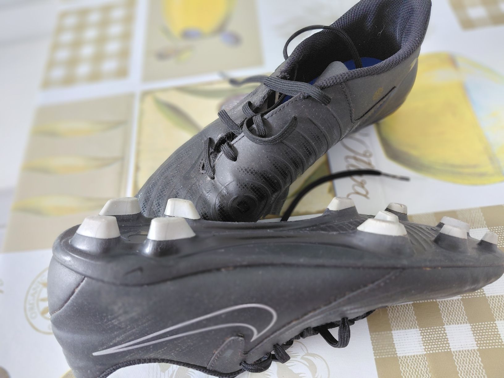 Nike Scarpe da uomo: Fussballschuhe Nike Phantom Gr. 40.5 – Usato da Münchwilen AG venduto da Choche1 1