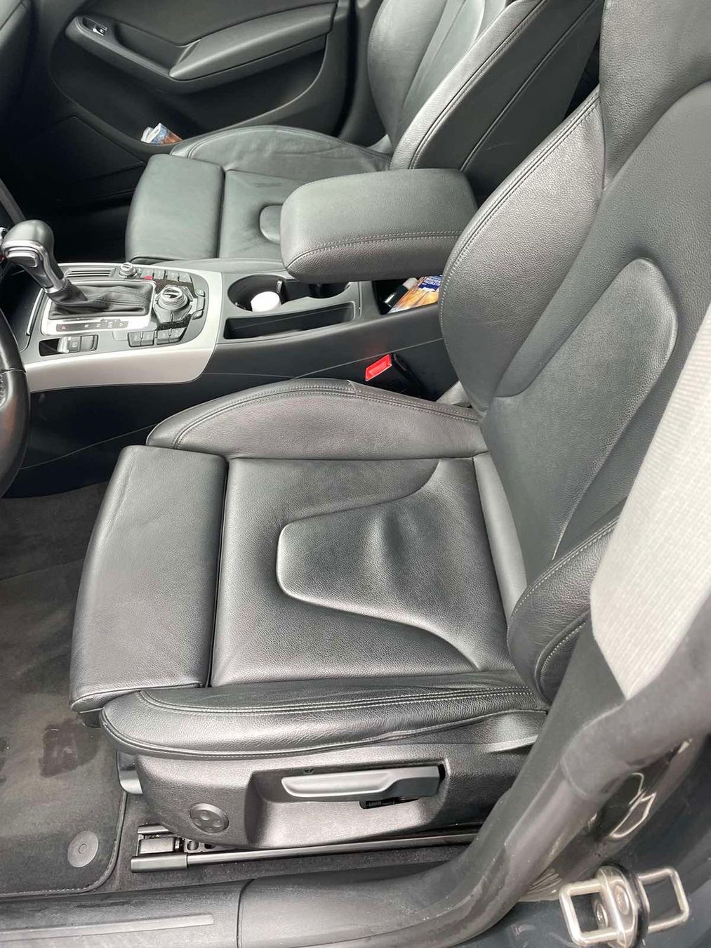 Audi Autos: Audi A5 – Gebraucht aus Rotkreuz von E321 4